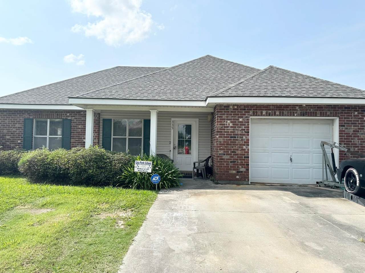 335 Monarch Dr - Photo 1