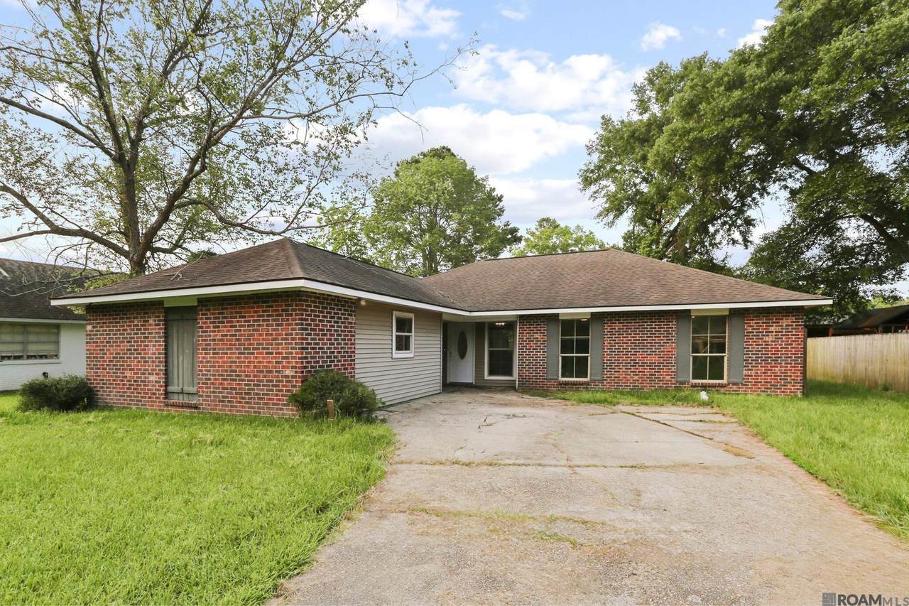 8907 Cedar Springs Ave - Photo 1