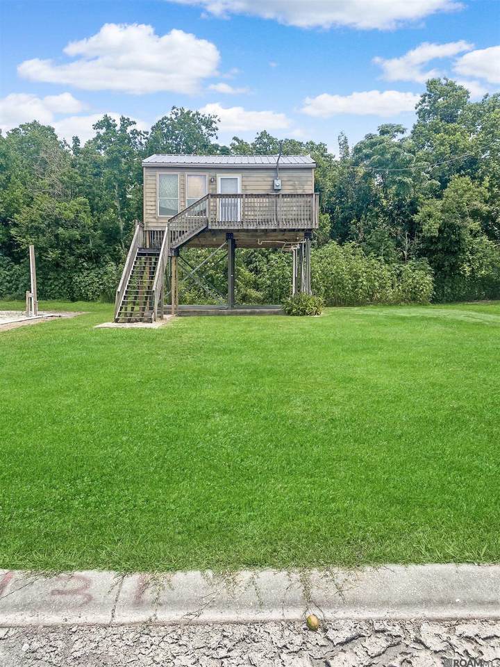 297 Caroline Dr - Photo 1