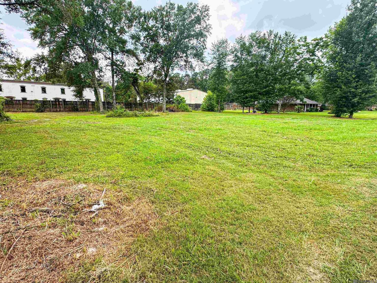 8634 Lake Park Dr - Photo 1