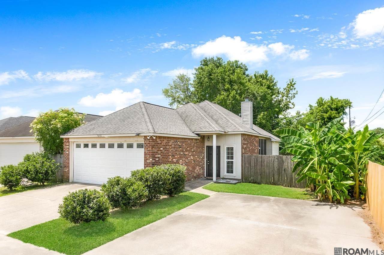 9231 Pecan Tree Dr - Photo 1