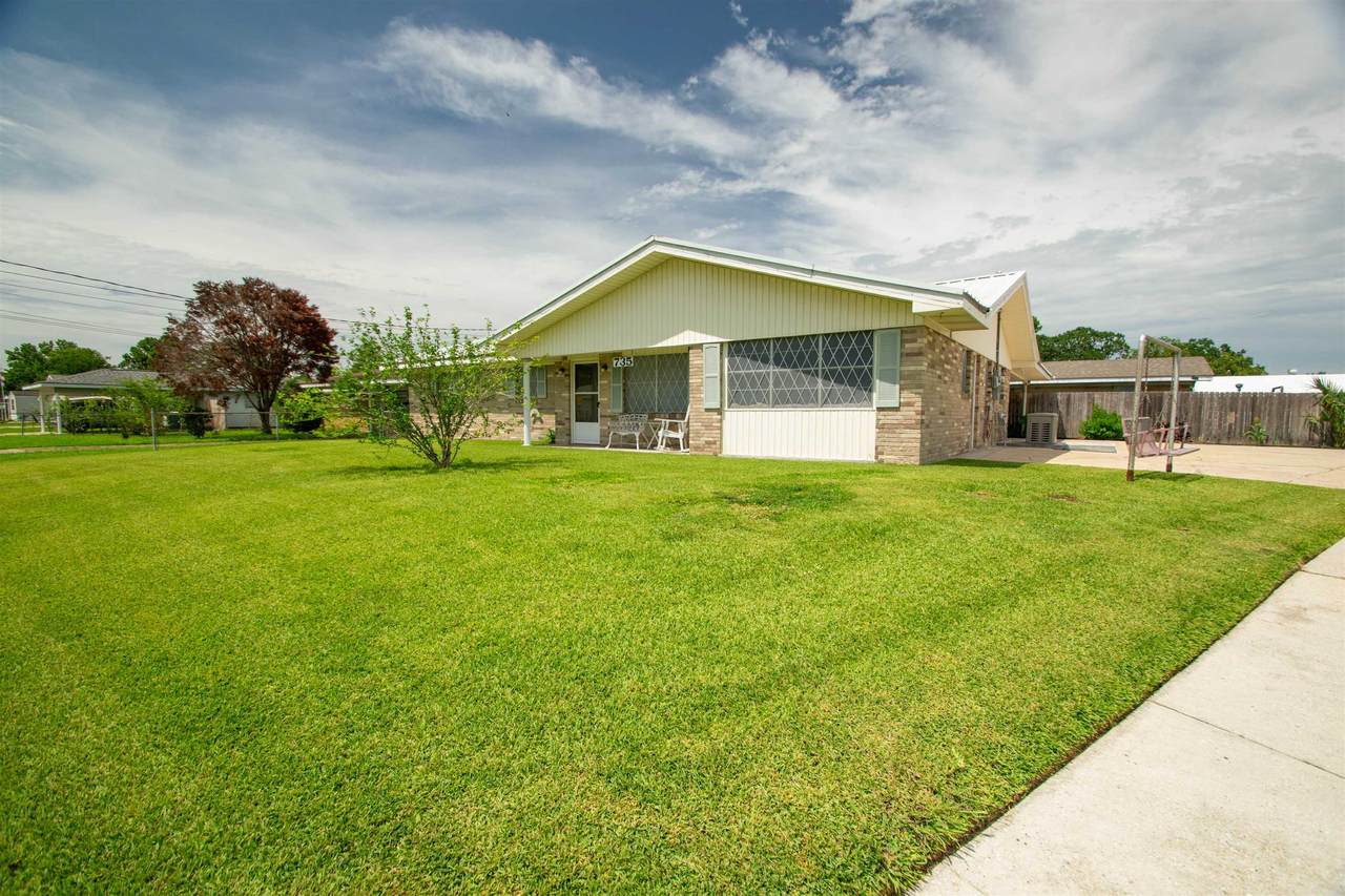735 Clarke Rd - Photo 1