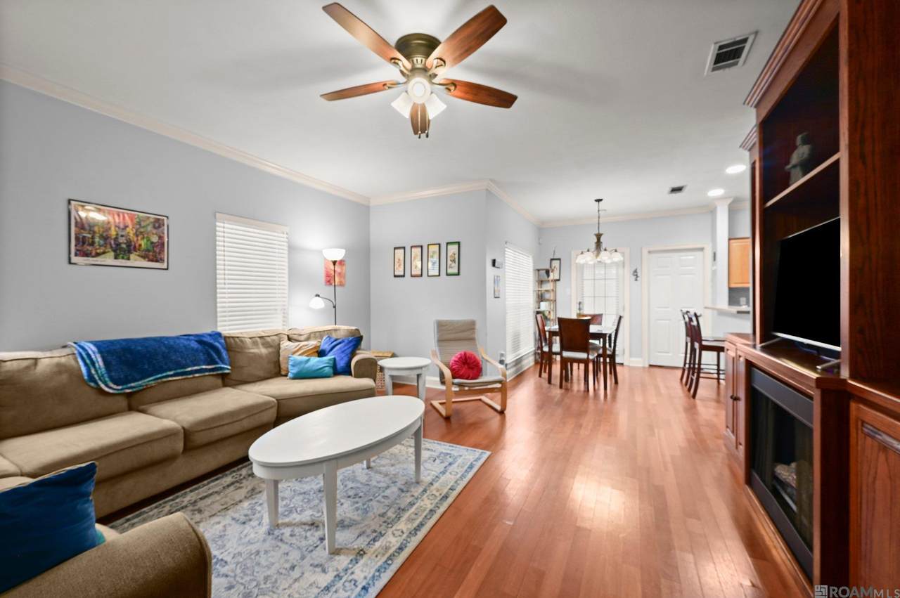4625 Burbank Dr - Photo 1
