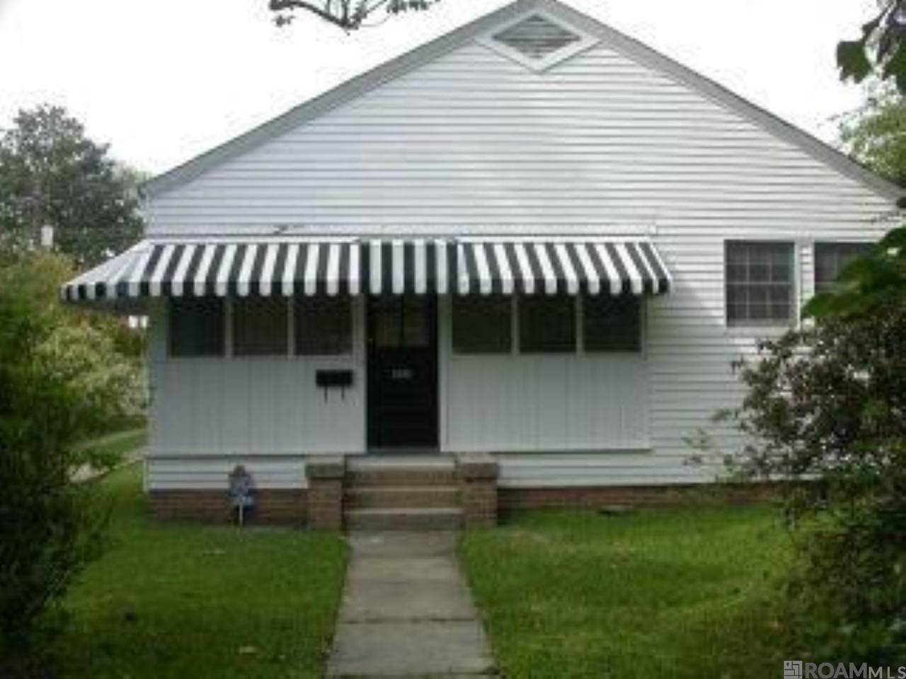 2225 Broussard Ave - Photo 1