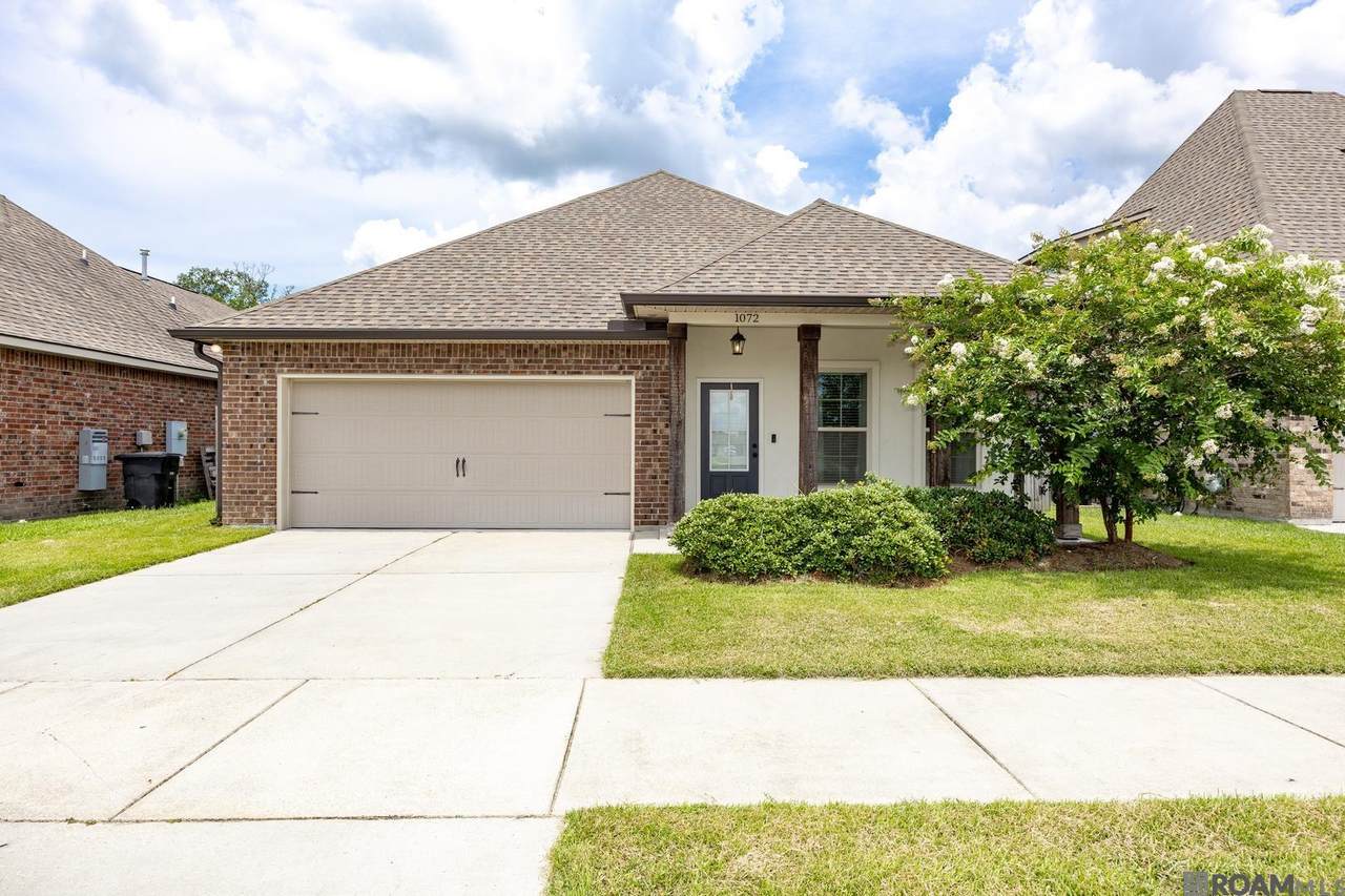 1072 Shadow Bluff Dr - Photo 1