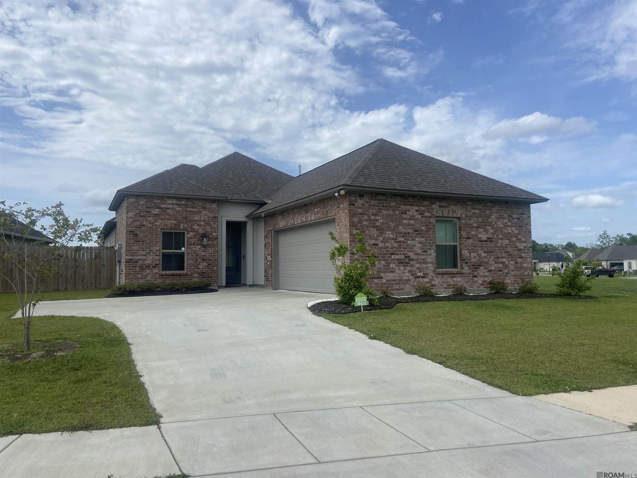 39410 Waycross Ave - Photo 1