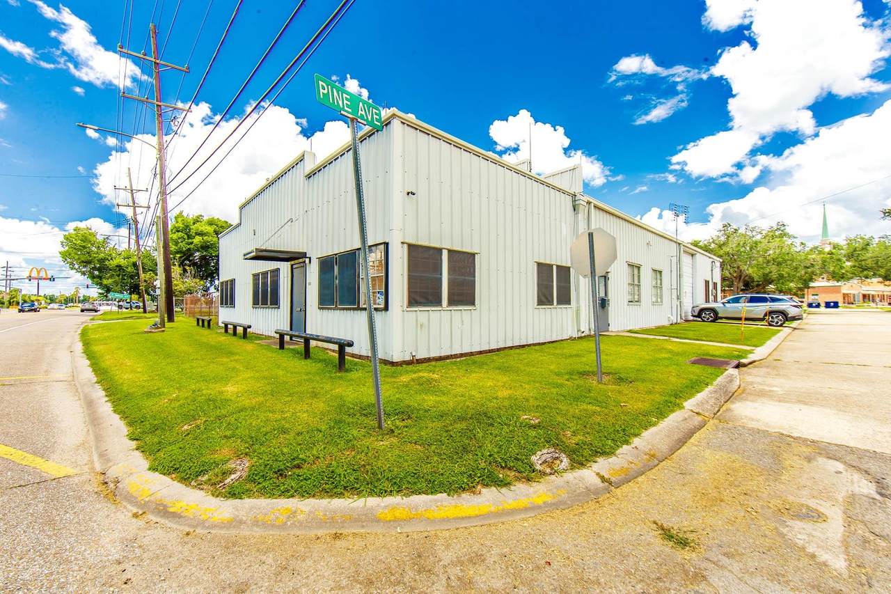 1558 Barrow St - Photo 1