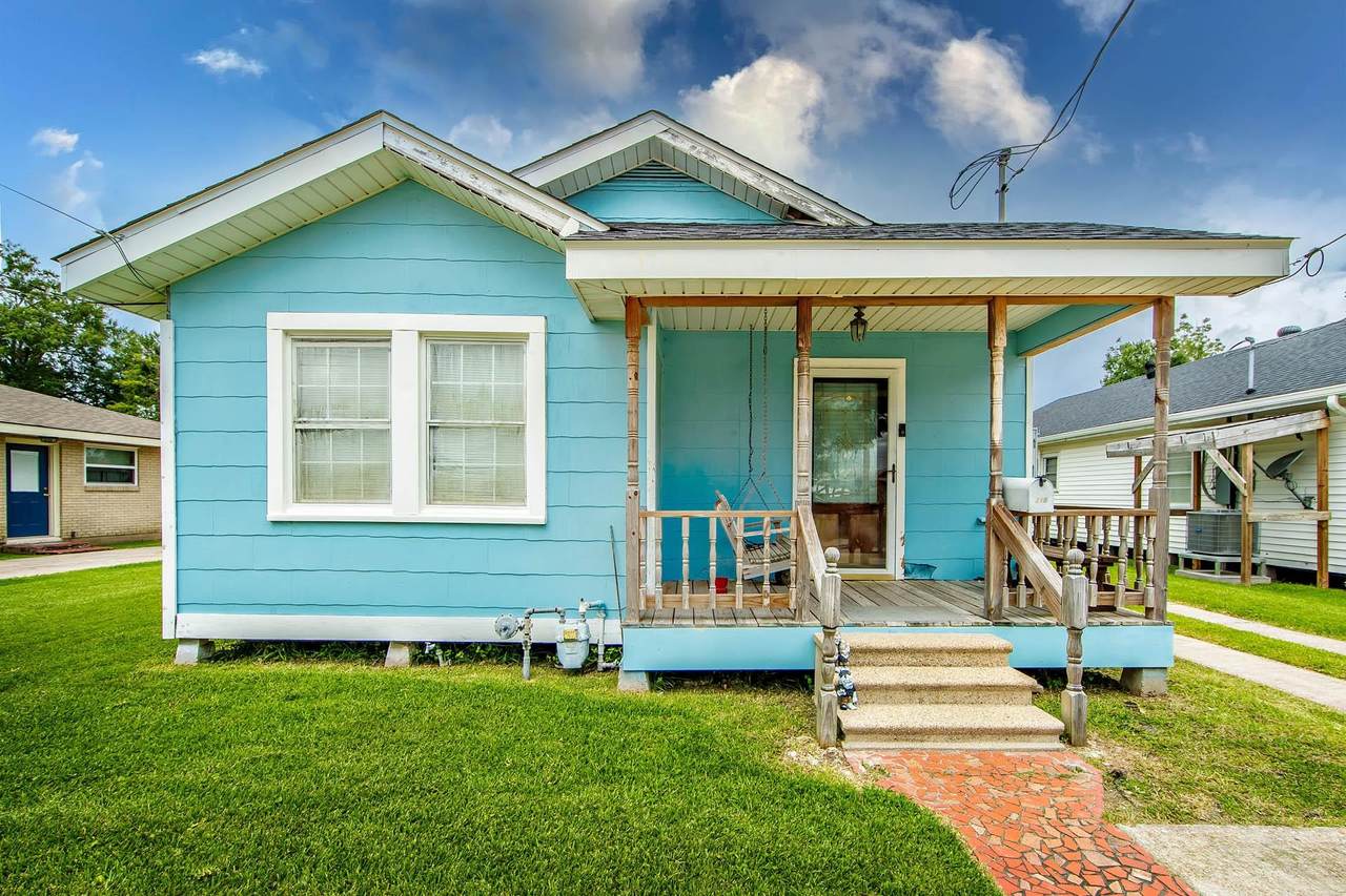 215 Palm Ave - Photo 1
