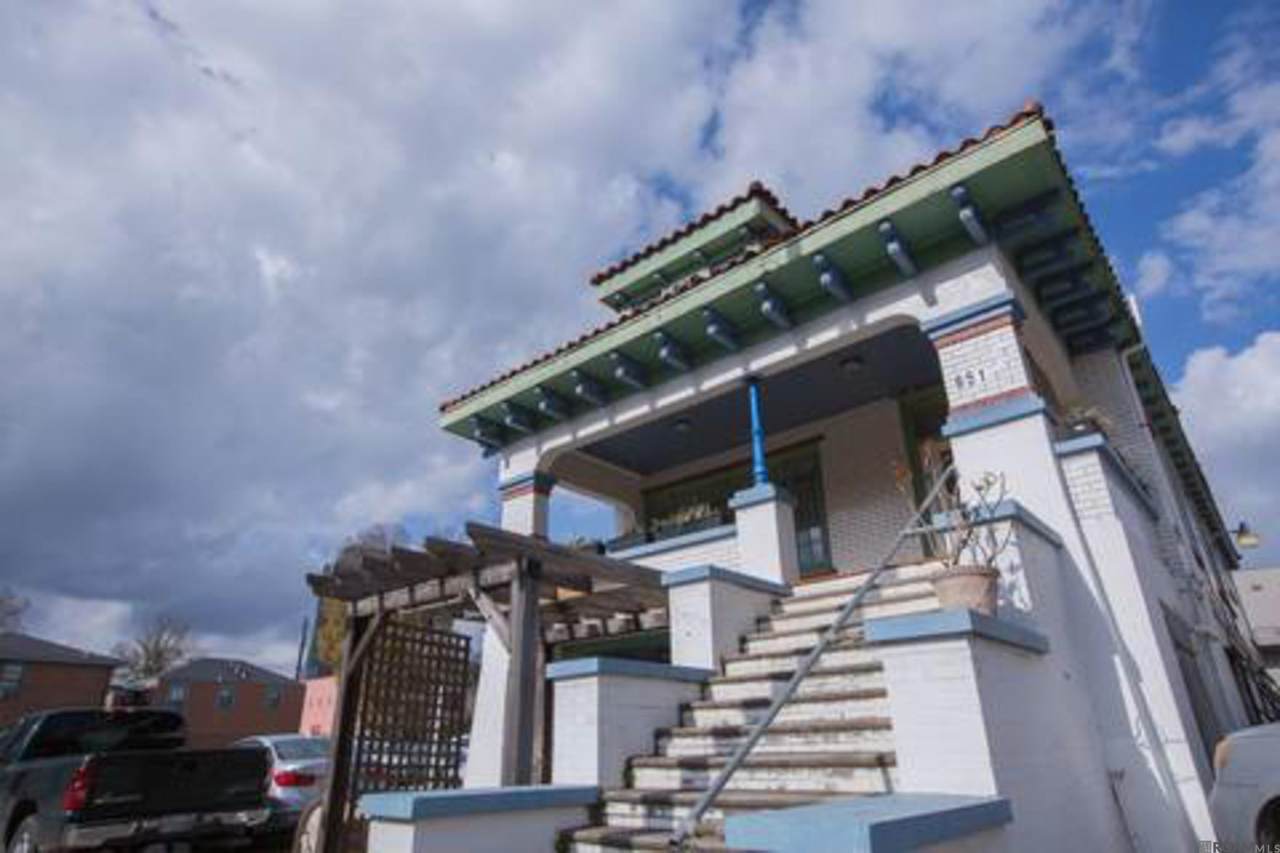 651 Laurel St - Photo 1