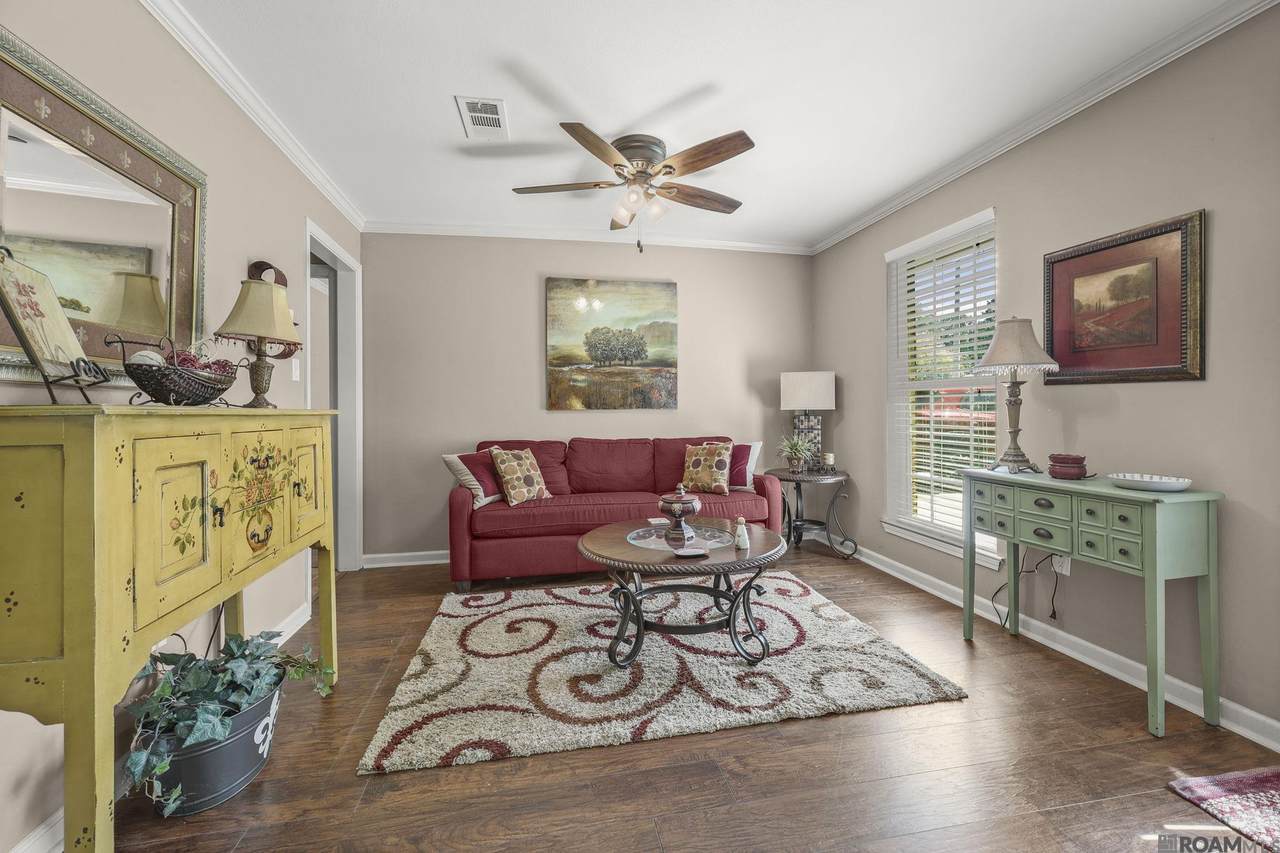 2149 Connie Dr - Photo 1