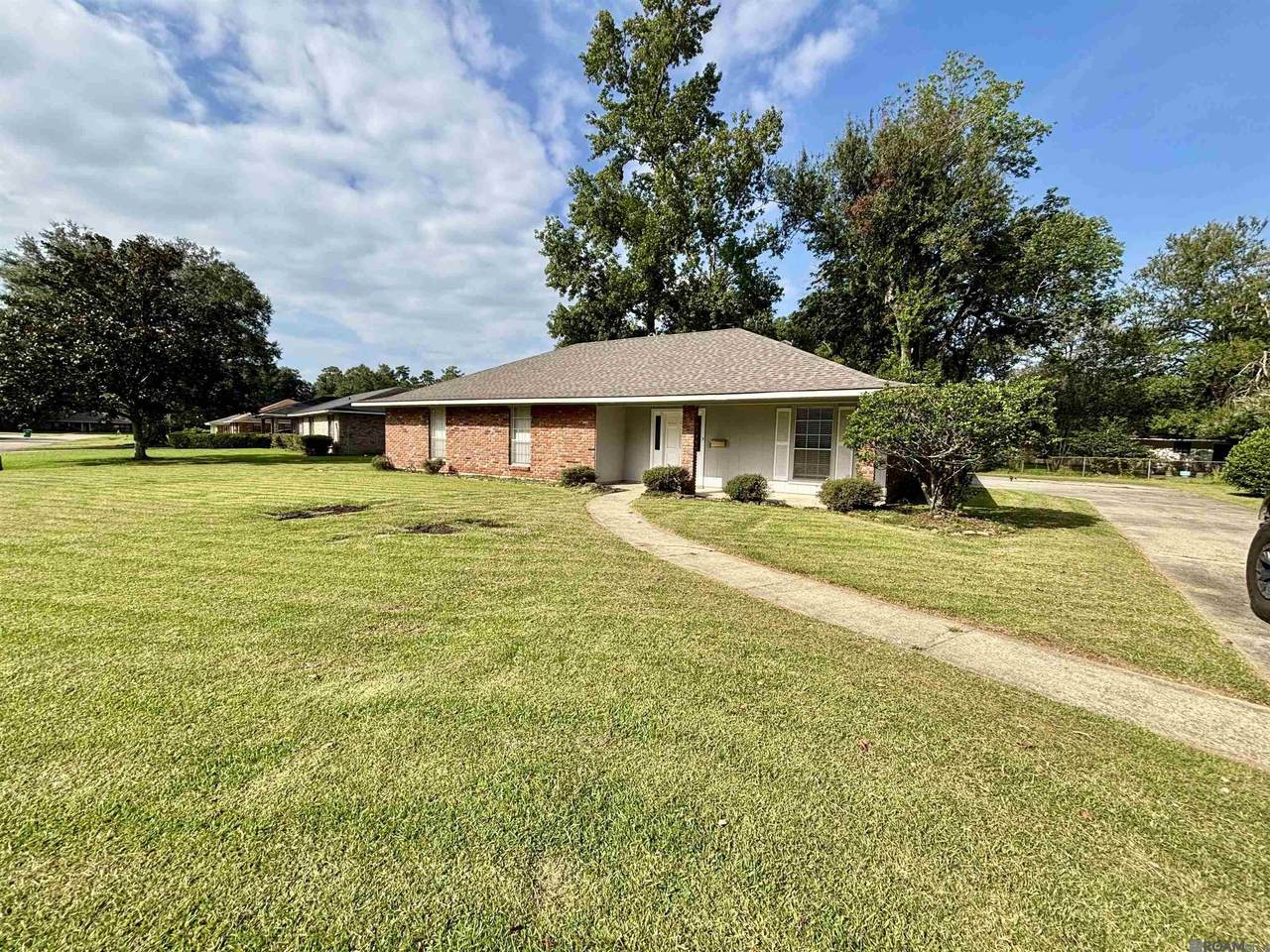 921 Jane Dr - Photo 1