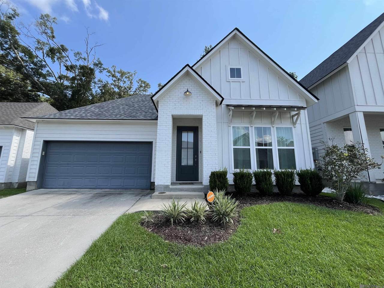 9007 Stonecroft Ave - Photo 1