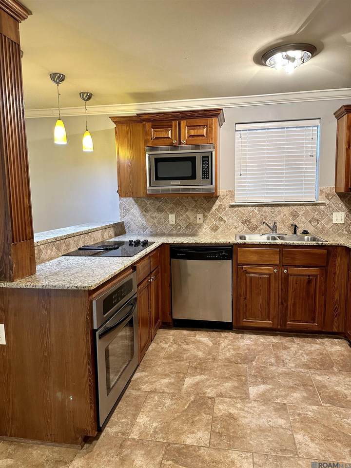 1290 Park Blvd - Photo 1