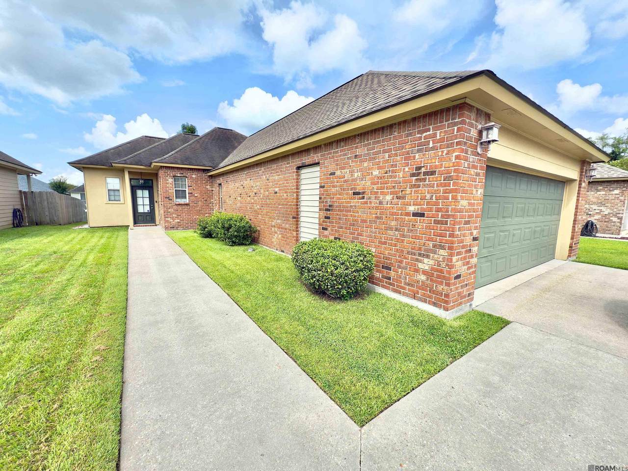 9014 Eastbank Ave - Photo 1