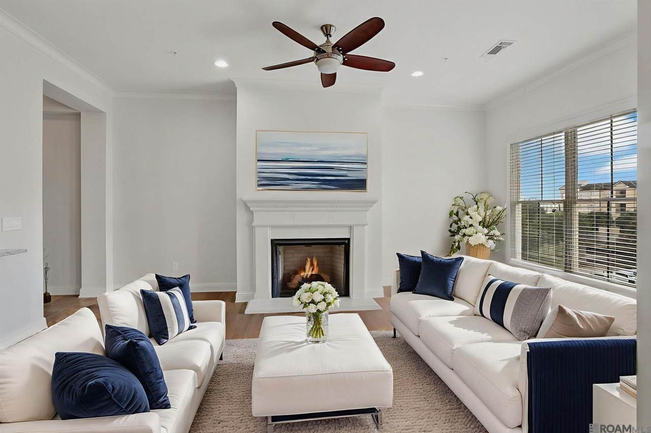 998 Stanford Ave - Photo 1