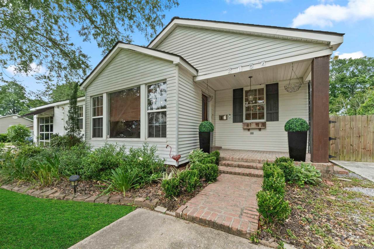 2154 Edinburgh Ave - Photo 1