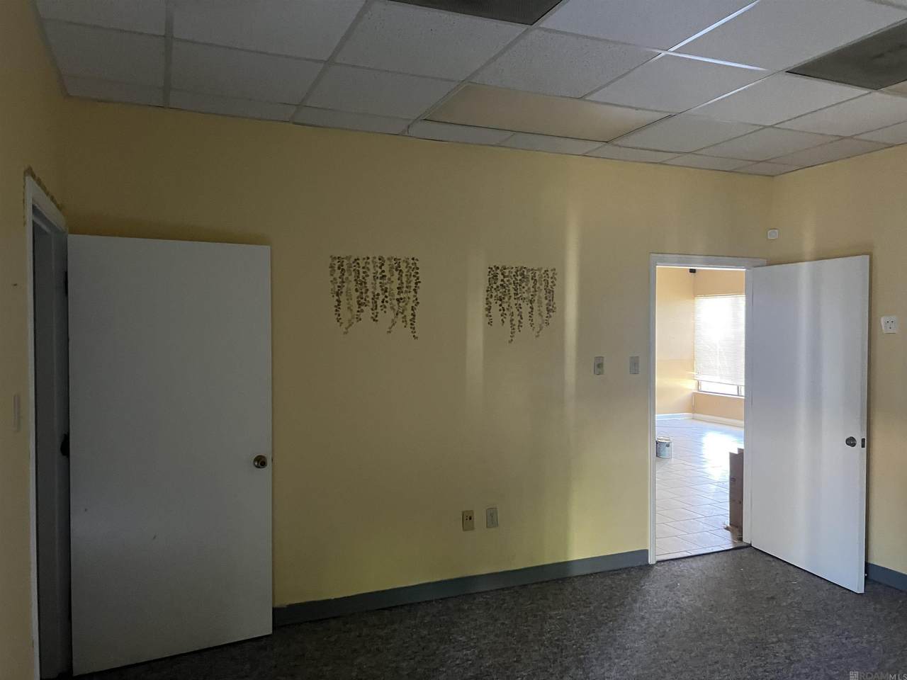 2834 Sherwood Forest Blvd - Photo 1