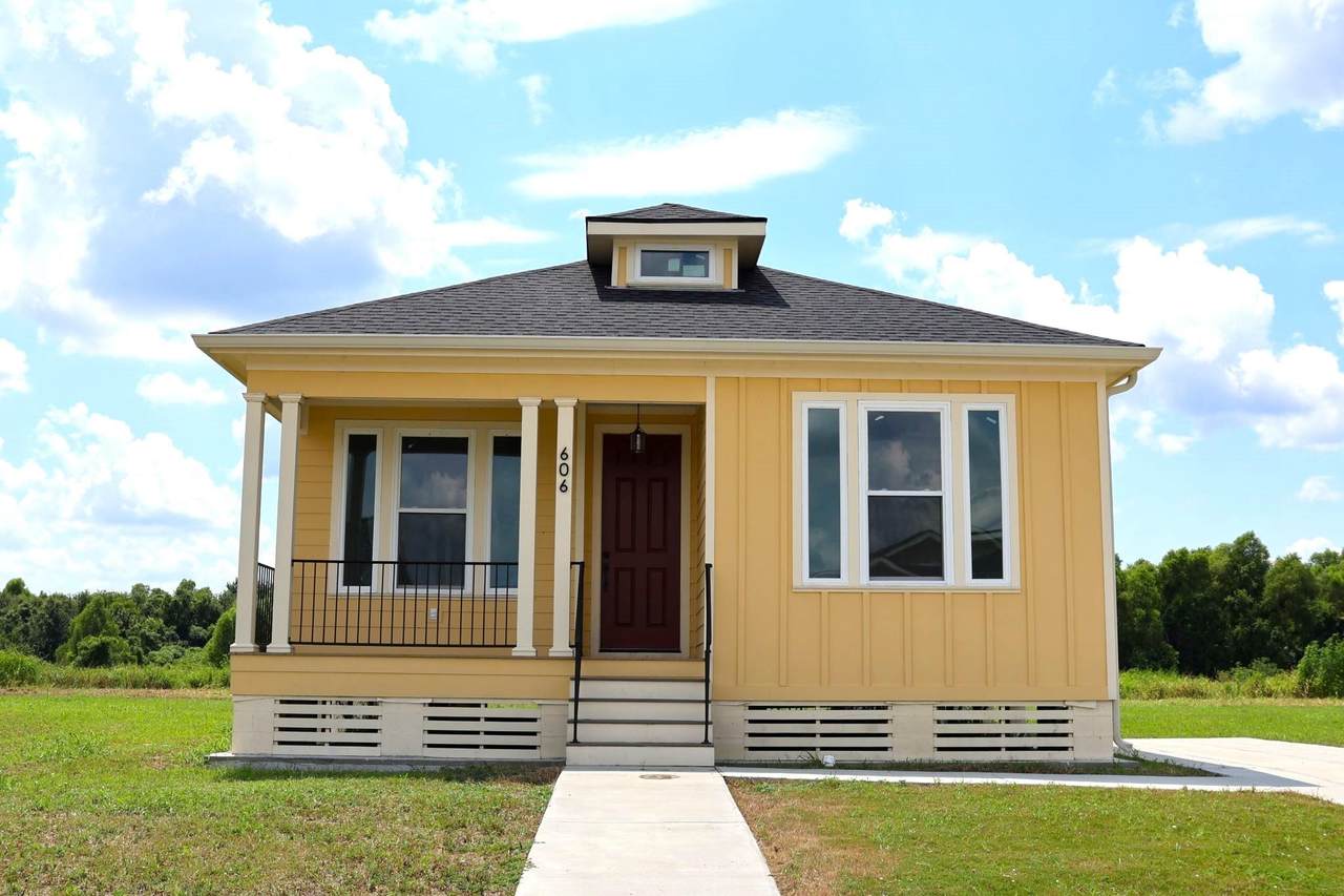606 Jean Charles Boulevard - Photo 1
