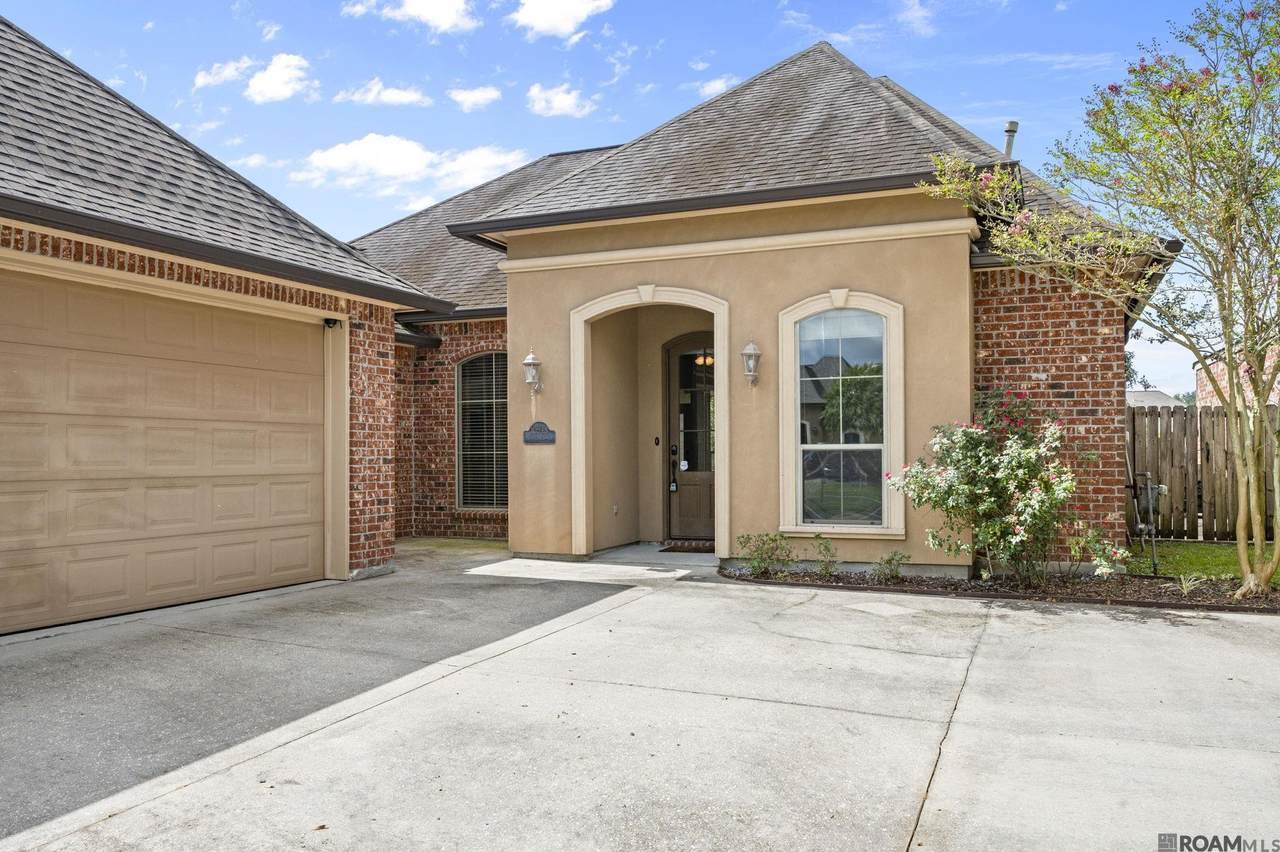 10848 Springtree Ave - Photo 1