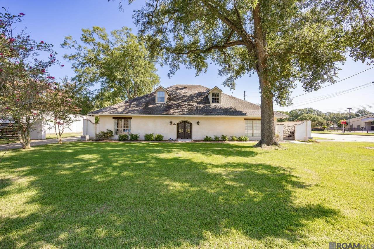 8851 Menlo Dr - Photo 1