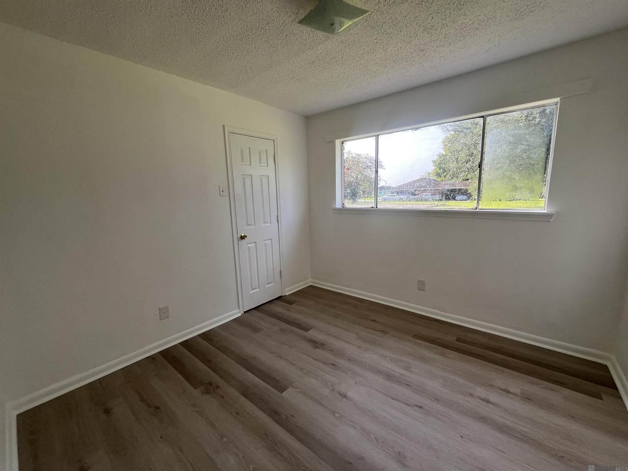 134 Evangeline Dr - Photo 1