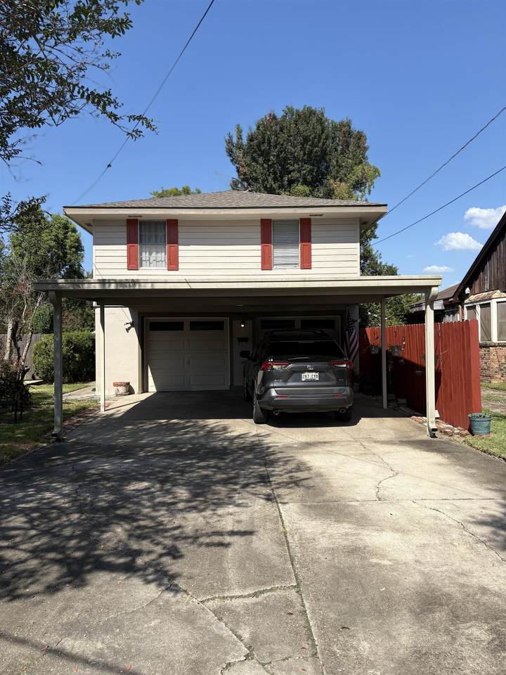 103 Pecan St - Photo 1