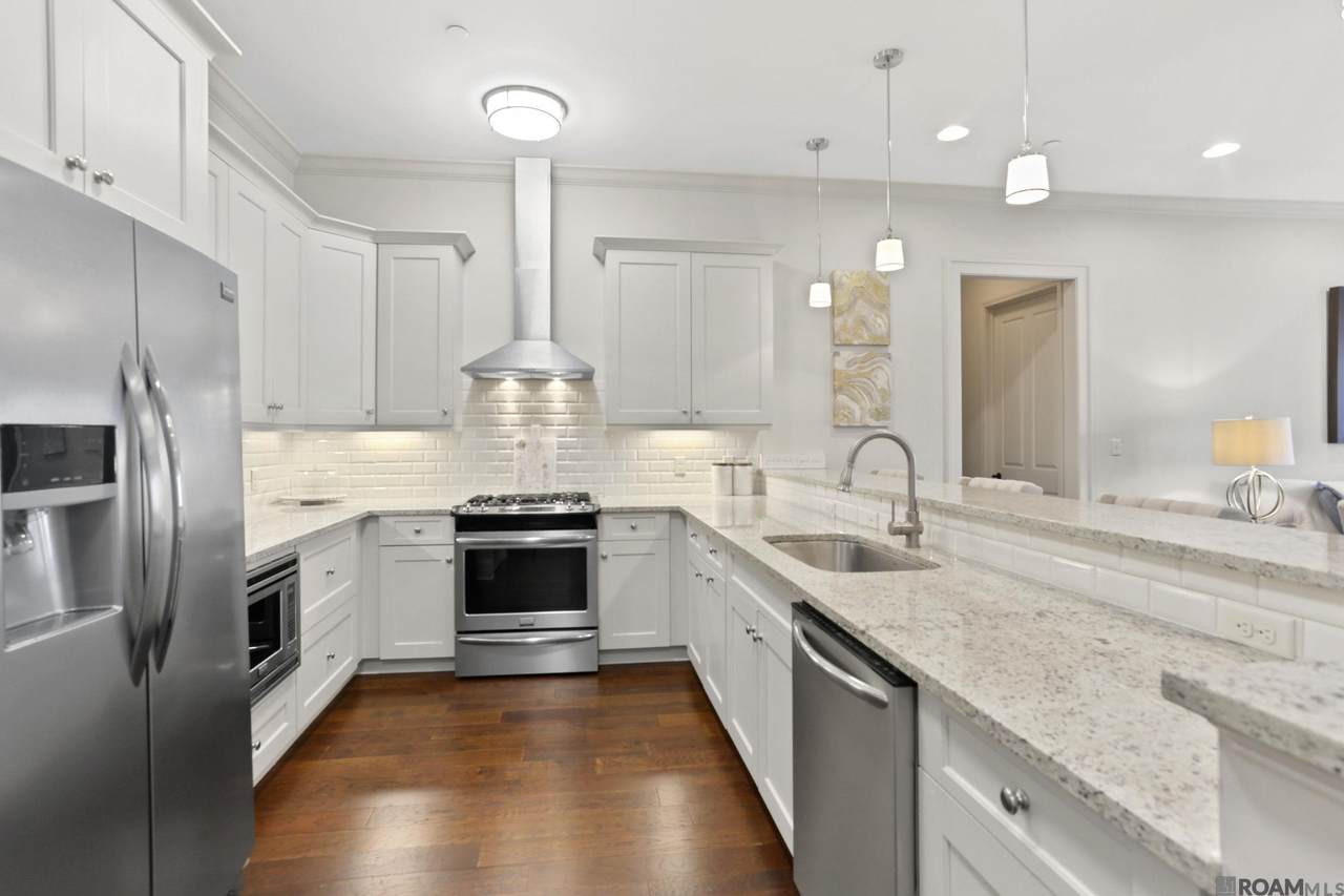 8201 Village Plaza Ct - Photo 1