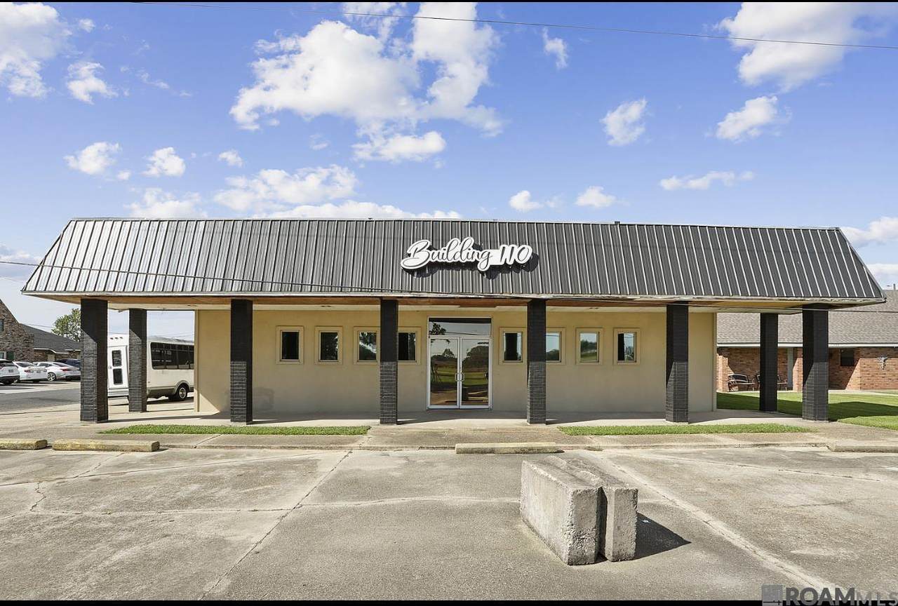 110 Memorial Dr - Photo 1