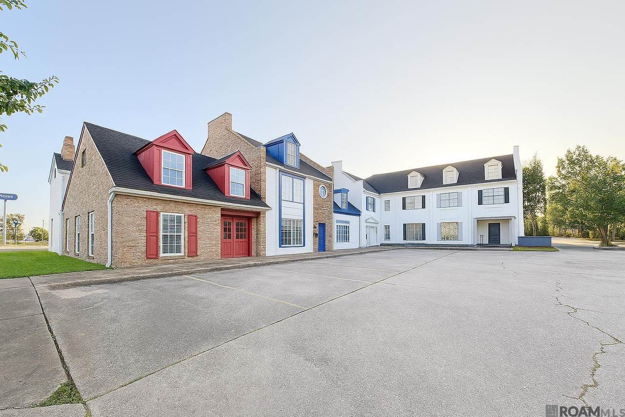 4917 Sherwood Forest Blvd - Photo 1