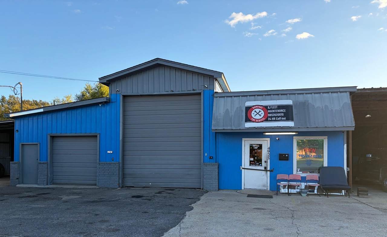 4925 Main St - Photo 1