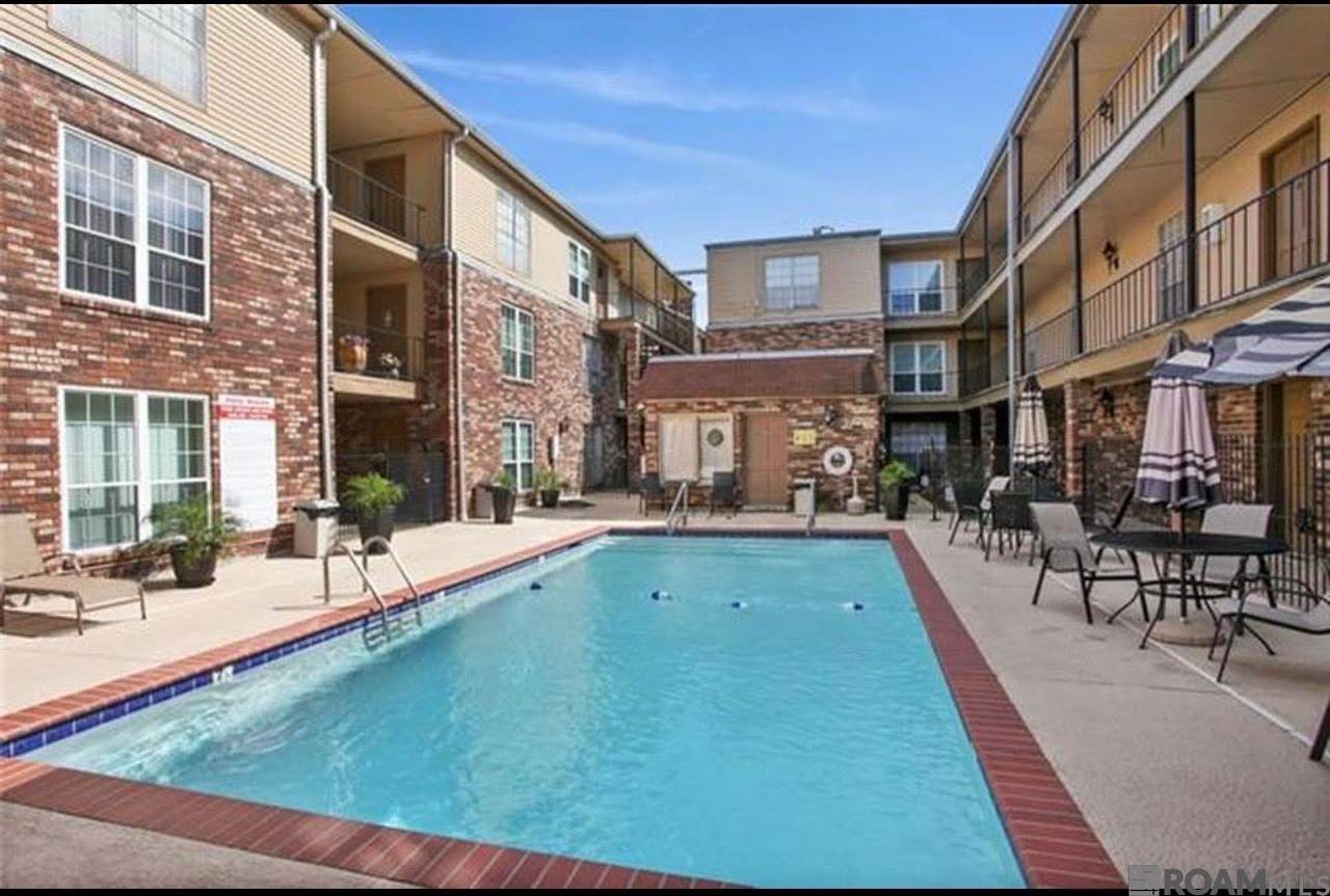 3320 N Arnoult Road - Photo 1