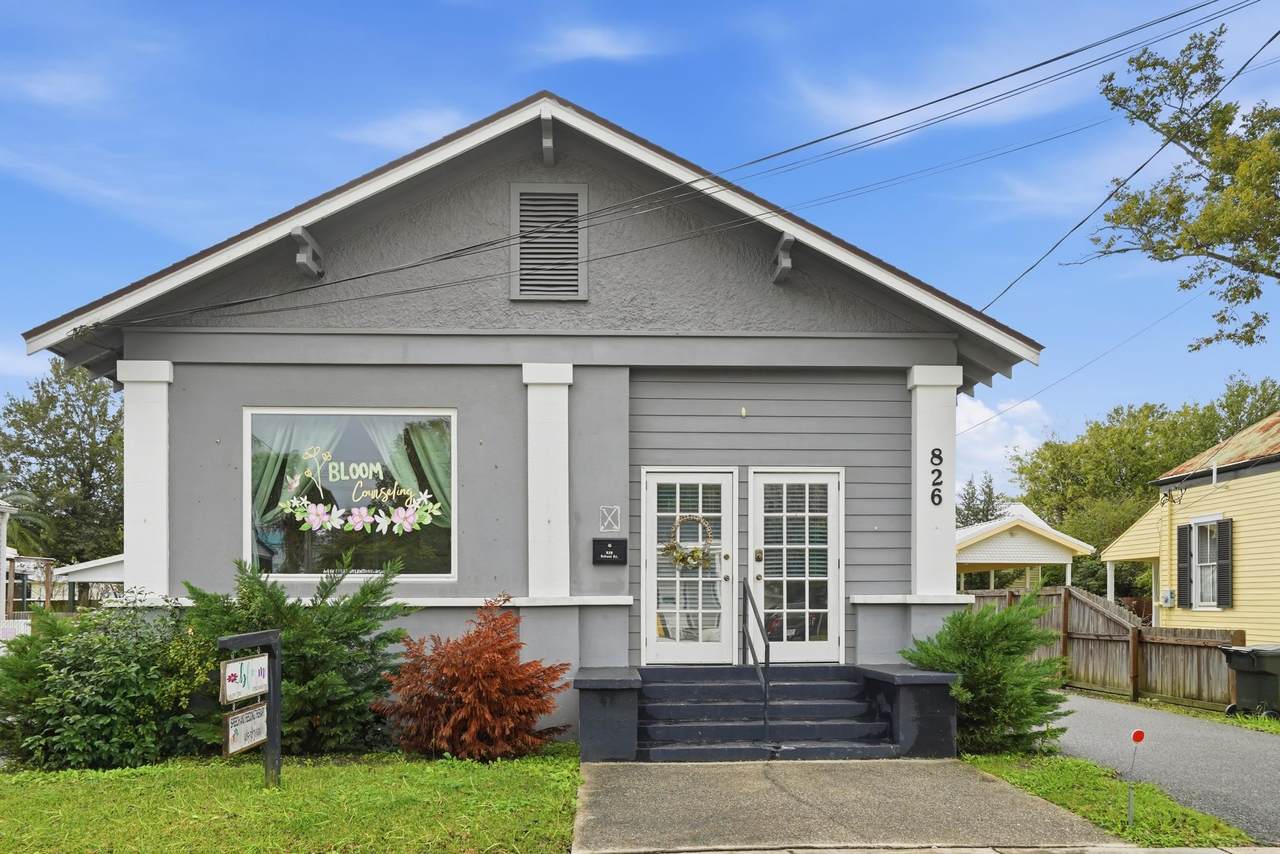 826 School St - Photo 1