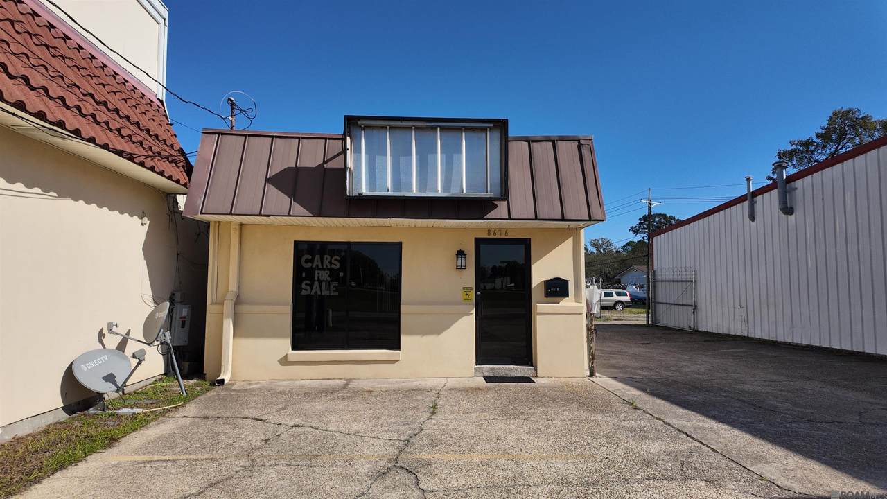 8676 Florida Blvd - Photo 1