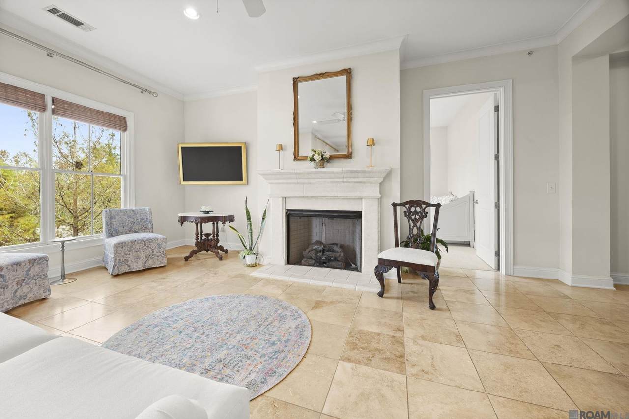 998 Stanford Ave - Photo 1