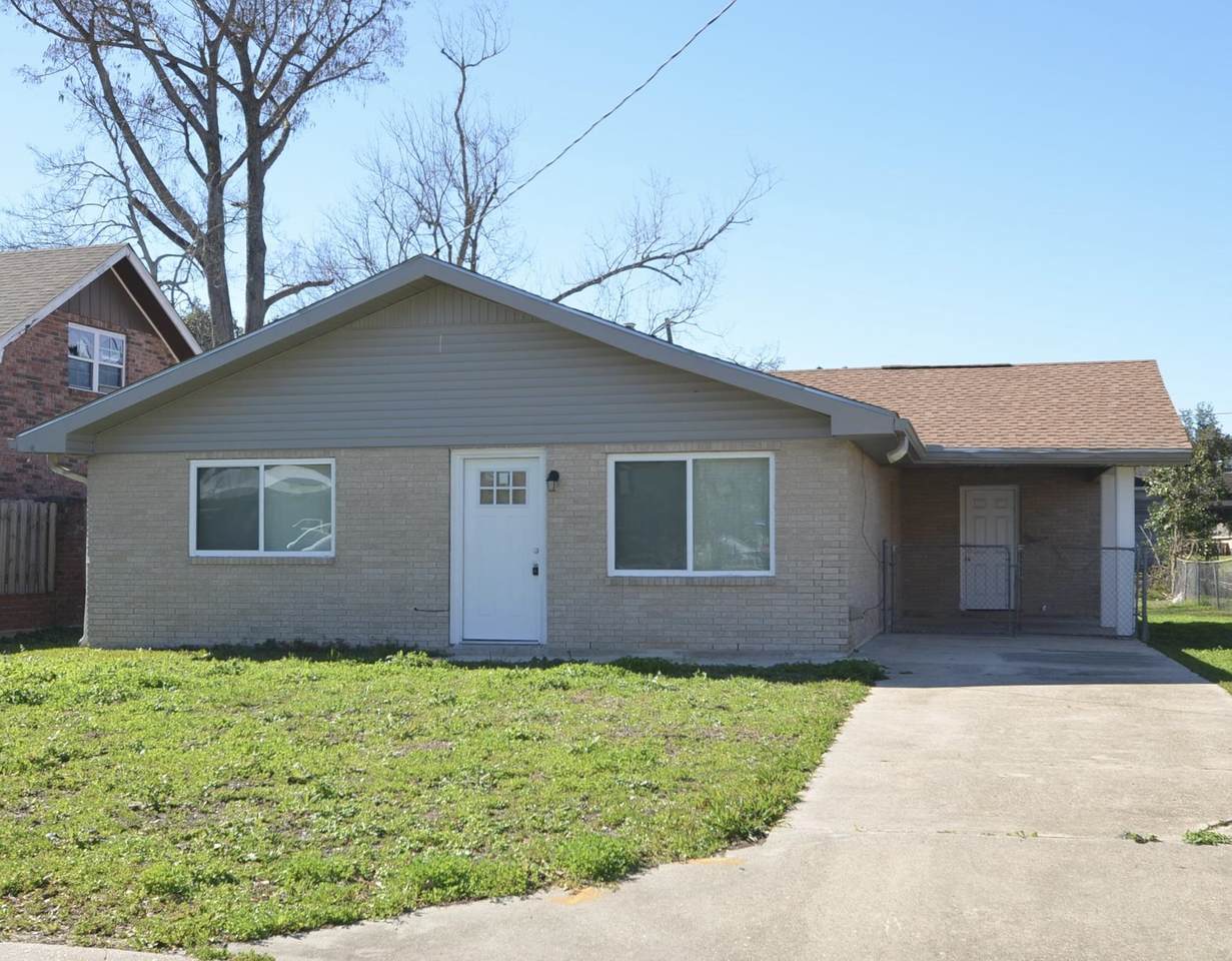 241 Bergeron St - Photo 1