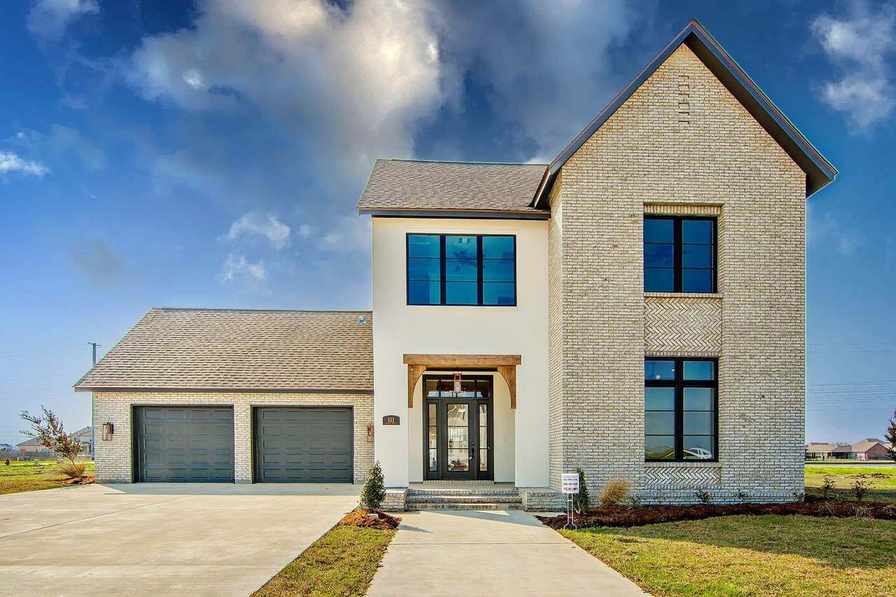 111 Stella Drive - Photo 1