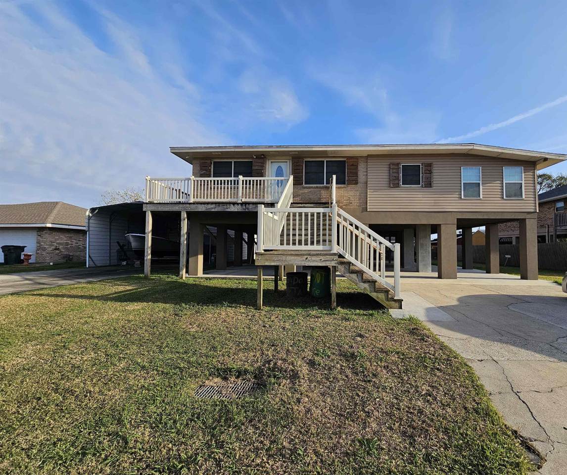 105 South Central Boulevard - Photo 1