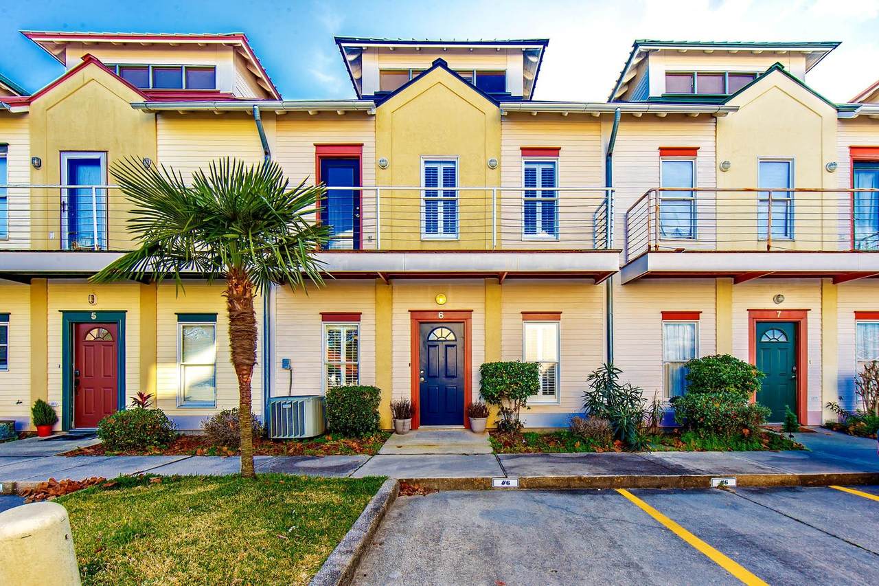 3031 Barrow St - Photo 1