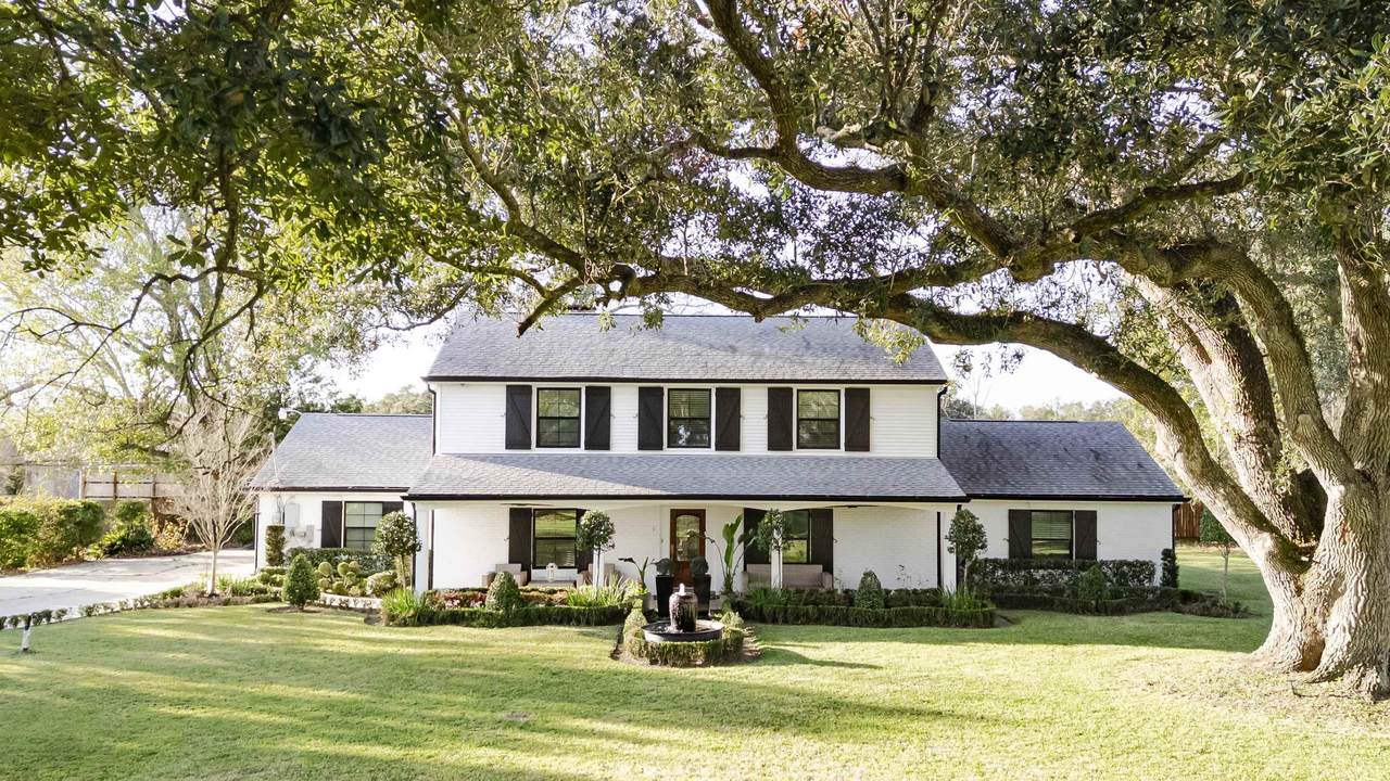 2106 Hwy 182 - Photo 1