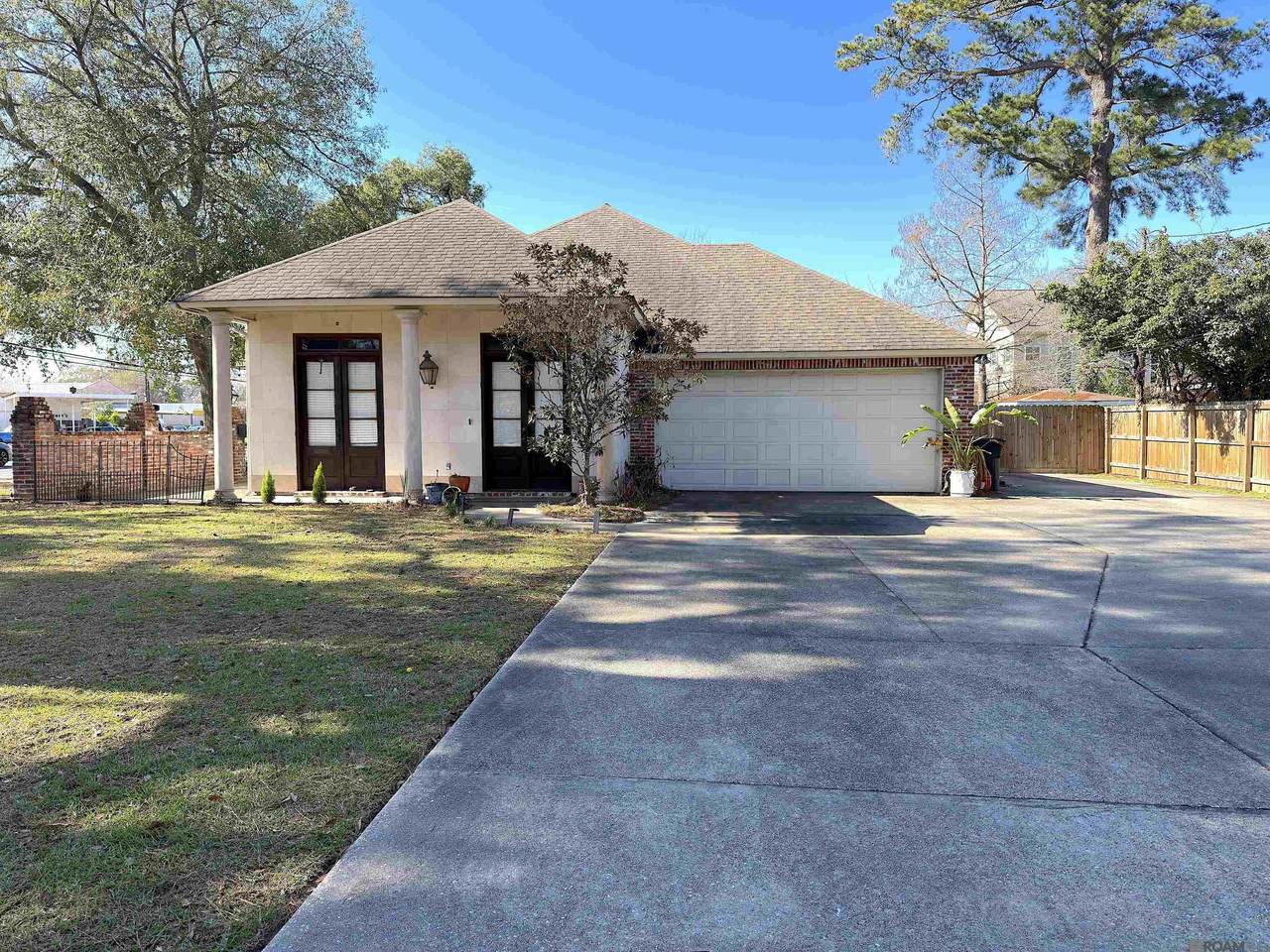 5855 Government St - Photo 1