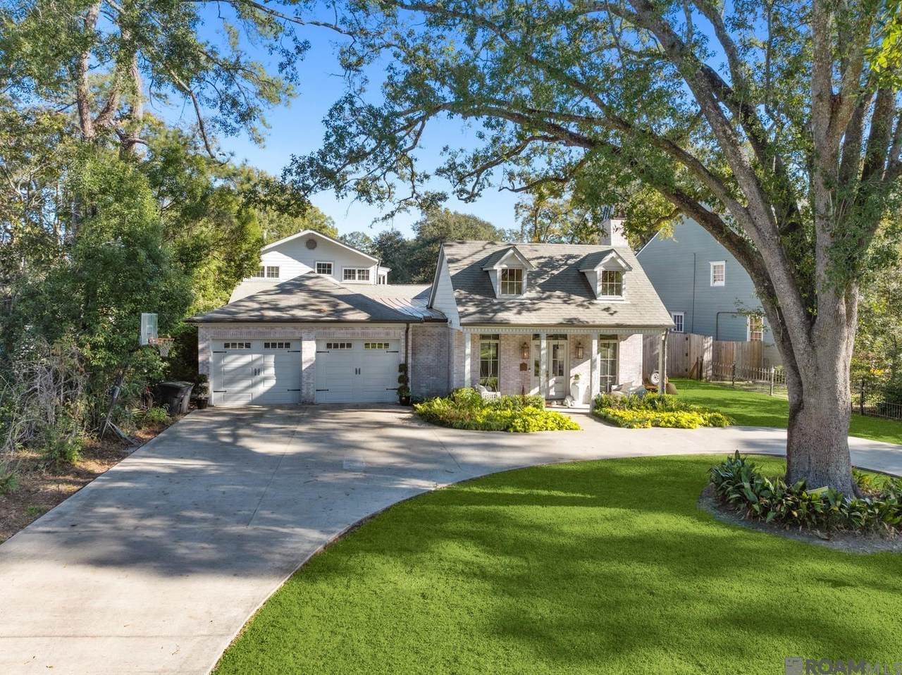 6363 Sevenoaks Ave - Photo 1