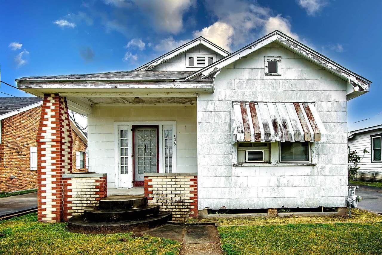 109 West Ave - Photo 1