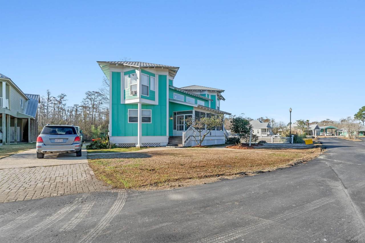 17097 Peace Point Dr - Photo 1