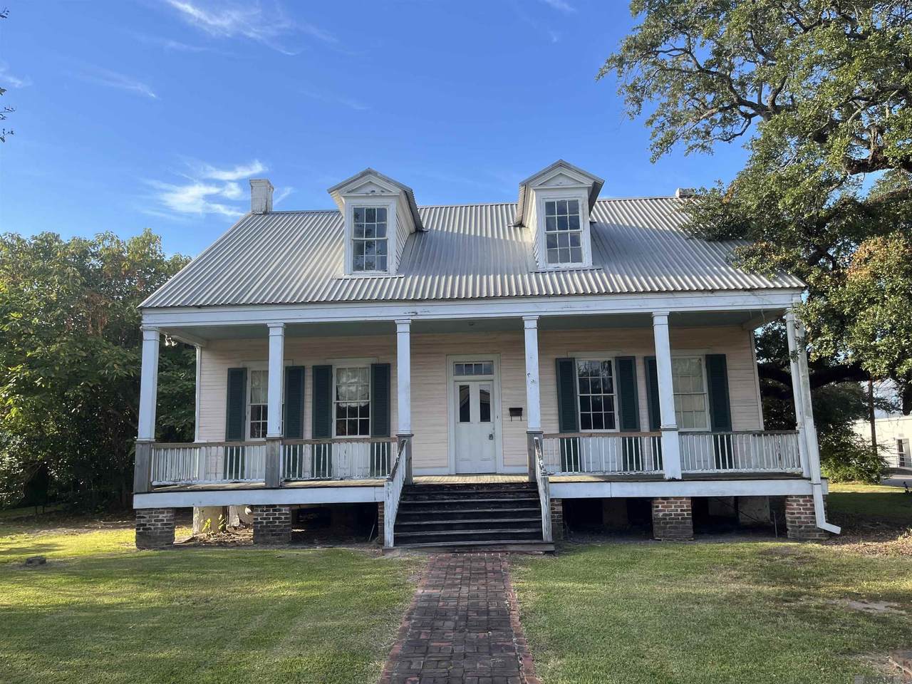 58060 Court St - Photo 1