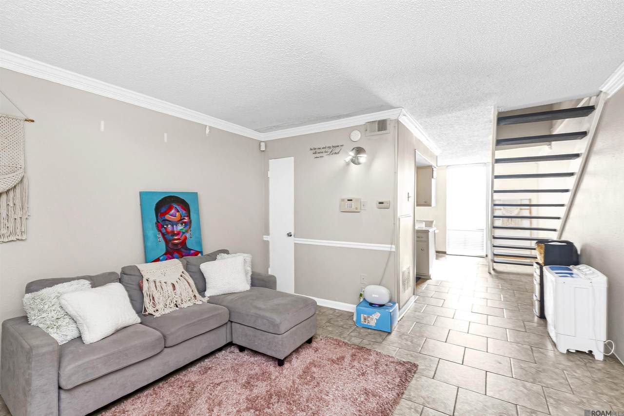 3005 Highland Rd - Photo 1