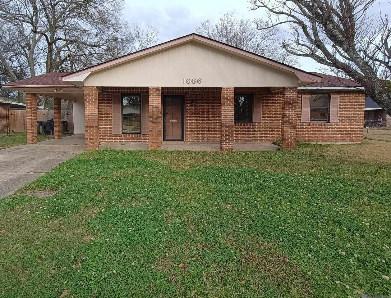 1666 Rosedale Dr - Photo 1