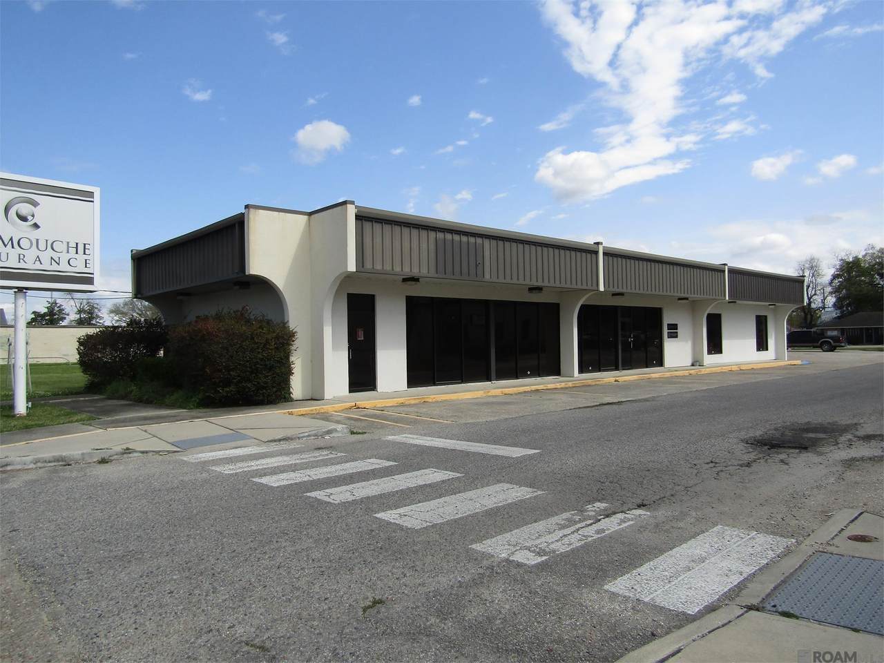 516 Burnside Ave - Photo 1