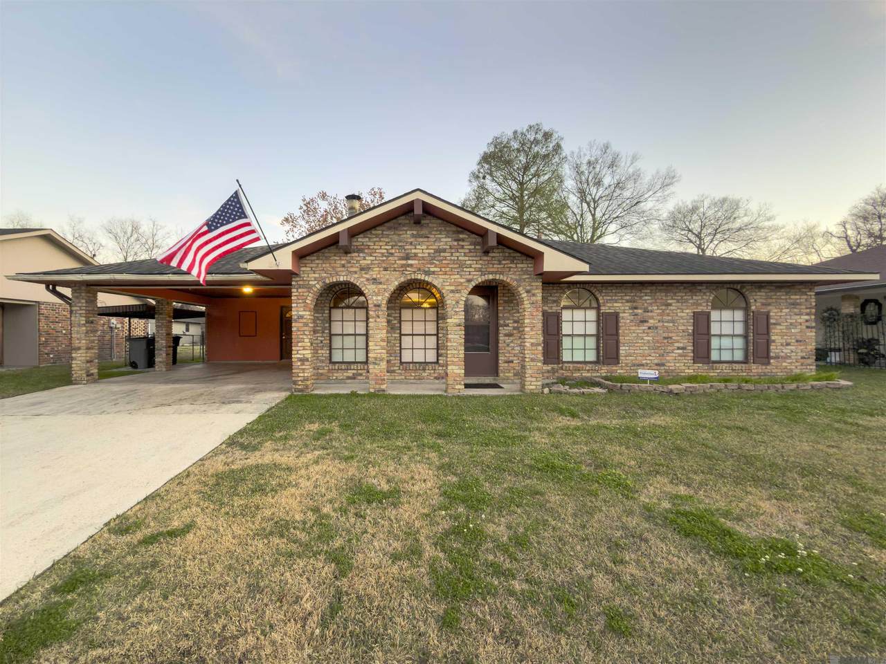 16124 Batavia Ave - Photo 1