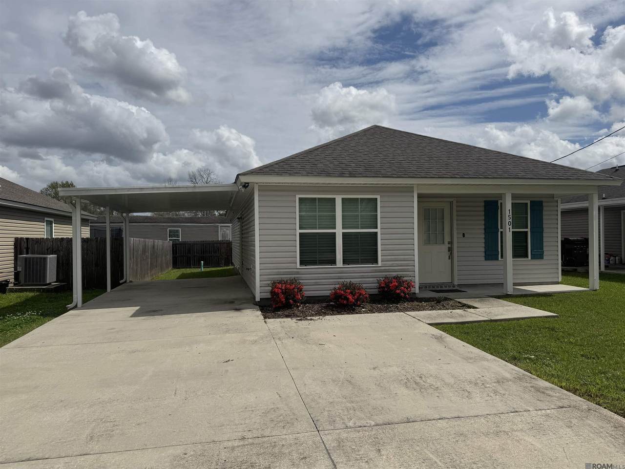 1501 Ravier Ln - Photo 1