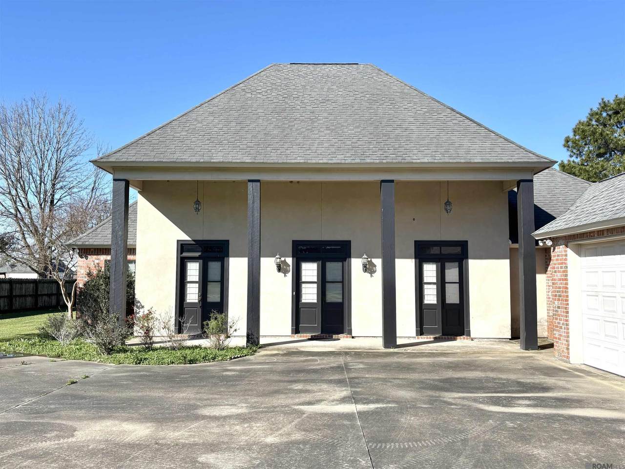 229 Gisele St - Photo 1